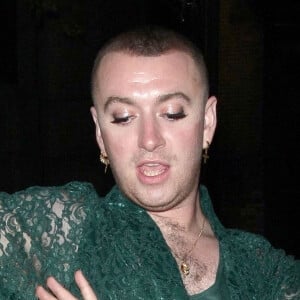 Exclusif - Sam Smith danse dans la rue à la sortie de la soirée "Attitude Magazine Awards 2019" à Londres, le 9 octobre 2019.