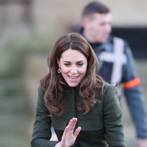 Kate Middleton et son mari le prince William lors d'une visite officielle à Bradfort (Yorkshire de l'ouest), le mercredi le 15 janvier 2020. Après avoir rencontré des fans, ils ont visité une association puis ont dégusté un lassi (sorte de mikshake originaire d'Inde) dans une chaîne de restaurants locale. C'est la première sortie des époux de Cambridge depuis l'annonce du départ de Meghan Markle et le prince Harry de la famille royale britannique. 