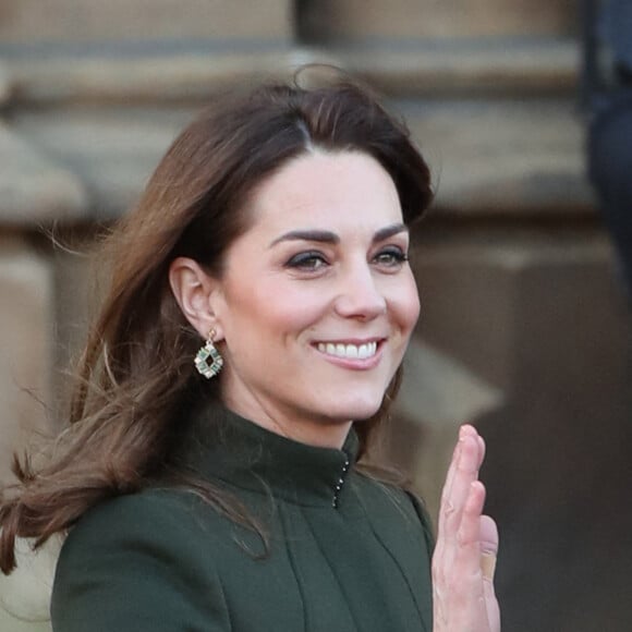 Kate Middleton et son mari le prince William lors d'une visite officielle à Bradfort (Yorkshire de l'ouest), le mercredi le 15 janvier 2020. Après avoir rencontré des fans, ils ont visité une association puis ont dégusté un lassi (sorte de mikshake originaire d'Inde) dans une chaîne de restaurants locale. C'est la première sortie des époux de Cambridge depuis l'annonce du départ de Meghan Markle et le prince Harry de la famille royale britannique. 