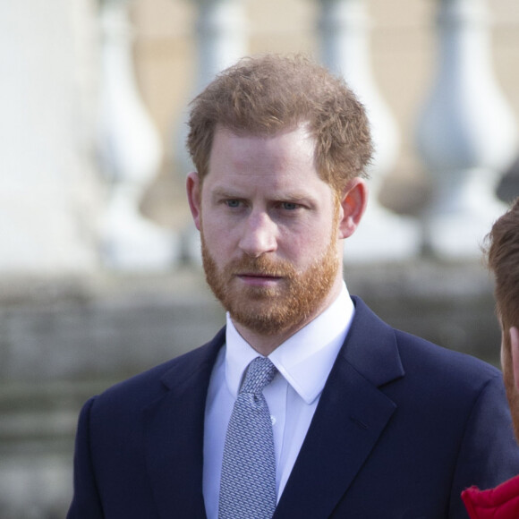 Première apparition publique une semaine après l'annonce de sa mise en retrait de la monarchie britannique avec sa femme du prince Harry, duc de Sussex, qui préside jeudi le tirage au sort de la Coupe du monde de rugby à XIII 2021 pour les tournois masculins, féminins et en fauteuil roulant au palais de Buckingham, à Londres, Royaume Uni, le 16 janvier 2020.