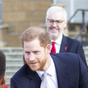 Première apparition publique une semaine après l'annonce de sa mise en retrait de la monarchie britannique avec sa femme du prince Harry, duc de Sussex, qui préside jeudi le tirage au sort de la Coupe du monde de rugby à XIII 2021 pour les tournois masculins, féminins et en fauteuil roulant au palais de Buckingham, à Londres, Royaume Uni, le 16 janvier 2020.