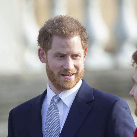 Première apparition publique une semaine après l'annonce de sa mise en retrait de la monarchie britannique avec sa femme du prince Harry, duc de Sussex, qui préside jeudi le tirage au sort de la Coupe du monde de rugby à XIII 2021 pour les tournois masculins, féminins et en fauteuil roulant au palais de Buckingham, à Londres, Royaume Uni, le 16 janvier 2020.