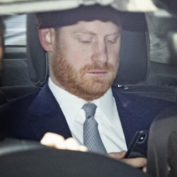 Le prince Harry arrive à Buckingham Palace à Londres, le 16 janvier 2020. Cette apparition est la première depuis qu'il a annoncé abandonner sa fonction de membre senior de la famille royale britannique avec son épouse Meghan Markle.