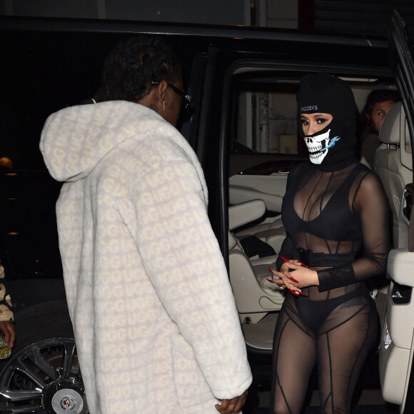Cardi B et son mari Offset (Migos) dans un restaurant parisien en mage de la Fashion Week de Paris, le jeudi 16 janvier 2020. Il seraient ensuite partis en boîte de nuit.