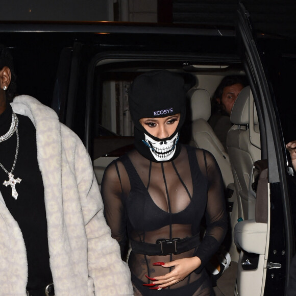 Cardi B et son mari Offset (Migos) dans un restaurant parisien en mage de la Fashion Week de Paris, le jeudi 16 janvier 2020. Il seraient ensuite partis en boîte de nuit.