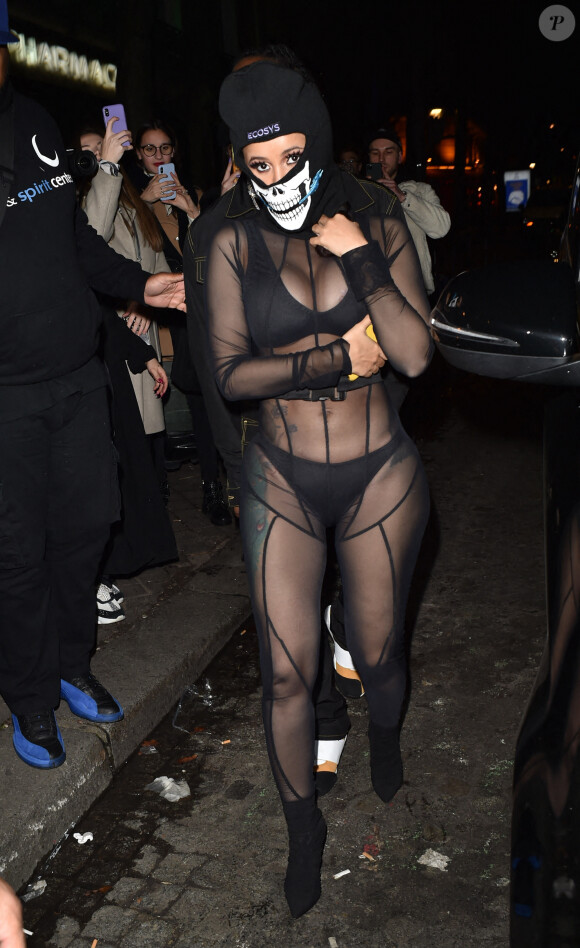 Cardi B et son mari Offset (Migos) dans un restaurant parisien en mage de la Fashion Week de Paris, le jeudi 16 janvier 2020. Il seraient ensuite partis en boîte de nuit.