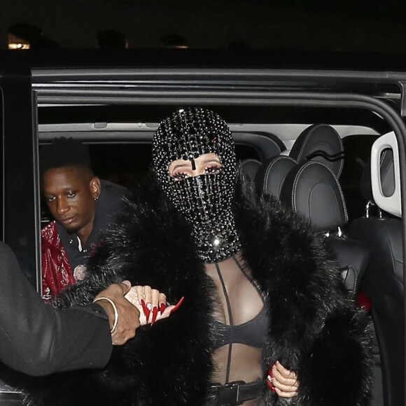Cardi B et son mari Offset (Migos) dans un restaurant parisien en mage de la Fashion Week de Paris, le jeudi 16 janvier 2020. Il seraient ensuite partis en boîte de nuit.
