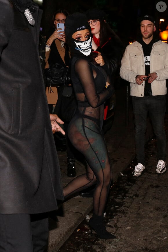 Cardi B et son mari Offset (Migos) dans un restaurant parisien en mage de la Fashion Week de Paris, le jeudi 16 janvier 2020. Il seraient ensuite partis en boîte de nuit.