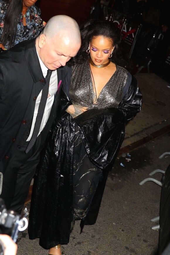 Rihanna à la sortie du club 1OAK après la soirée des Grammy Awards à New York le 28 janvier 2018, à laquelle son compagnon Hassan Jameel était également présent.