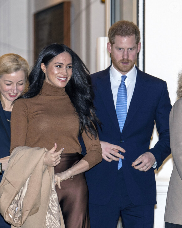 Meghan Markle, duchesse de Sussex, et le prince Harry, duc de Sussex, le 7 janvier 2020 lors de leur visite à la Maison du Canada à Londres suite à leur séjour outre-Atlantique dans les semaines précédentes.