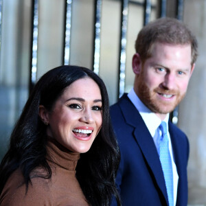 Meghan Markle, duchesse de Sussex, et le prince Harry, duc de Sussex, le 7 janvier 2020 lors de leur visite à la Maison du Canada à Londres suite à leur séjour outre-Atlantique dans les semaines précédentes.