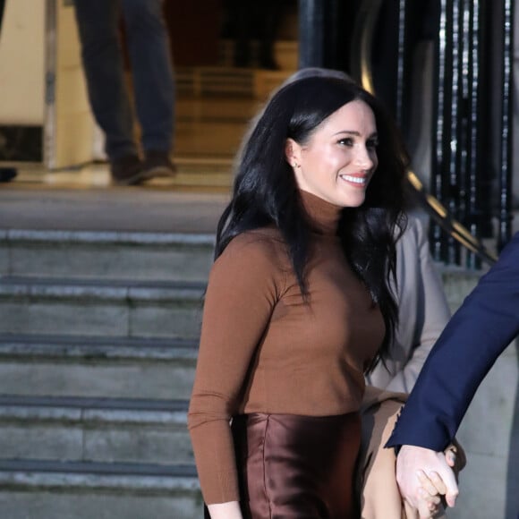 Meghan Markle, duchesse de Sussex, et le prince Harry, duc de Sussex, le 7 janvier 2020 lors de leur visite à la Maison du Canada à Londres suite à leur séjour outre-Atlantique dans les semaines précédentes.