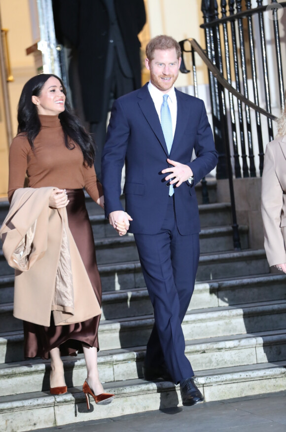 Meghan Markle, duchesse de Sussex, et le prince Harry, duc de Sussex, le 7 janvier 2020 lors de leur visite à la Maison du Canada à Londres suite à leur séjour outre-Atlantique dans les semaines précédentes.