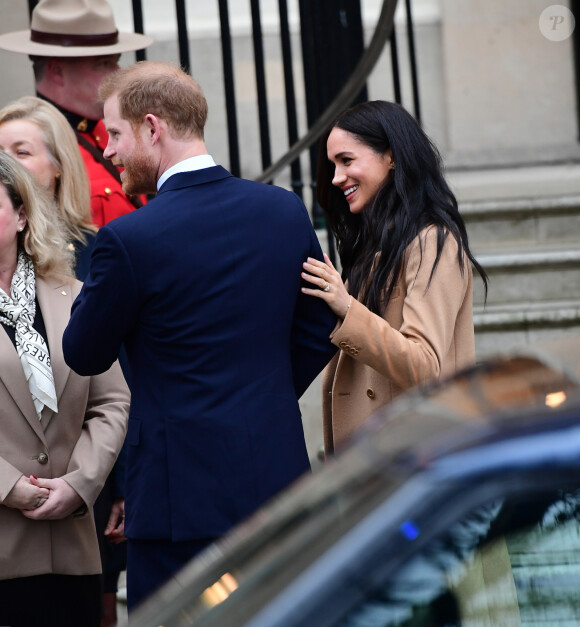 Meghan Markle, duchesse de Sussex, et le prince Harry, duc de Sussex, le 7 janvier 2020 lors de leur visite à la Maison du Canada à Londres suite à leur séjour outre-Atlantique dans les semaines précédentes.