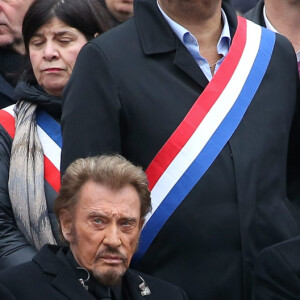 Najat Vallaud-Belkacem, Marisol Touraine, Johnny Hallyday, Joël Mergui, Dalil Boubakeur - Hommage rendu aux victimes des attentats de janvier et de novembre 2015, place de la République à Paris, le 10 janvier 2016.