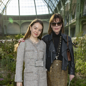 Caroline de Monaco et sa fille Alexandra de Hanovre assistent au deuxième défilé Chanel, collection Haute Couture printemps-été 2020 au Grand Palais. Paris, le 21 janvier 2020.