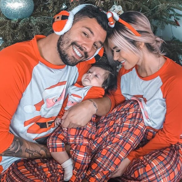 Carla Moreau, Kevin Guedj et Carla Moreau à Noël, le 25 décembre 2019
