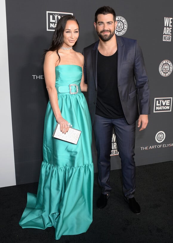 Cara Santana et son compagnon Jesse Metcalfe lors de la 13ème édition de la soirée de gala "The Art of Elysiums " dans la salle de spectacle du Hollywood Palladium à Los Angeles, Californie, Etats-Unis, le 4 janvier 2020.