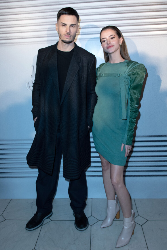 Baptiste Giabiconi et Léa Elui assistent au dernier défilé Haute Couture de Jean Paul Gaultier, au Théâtre du Châtelet. Paris, le 22 janvier 2020.