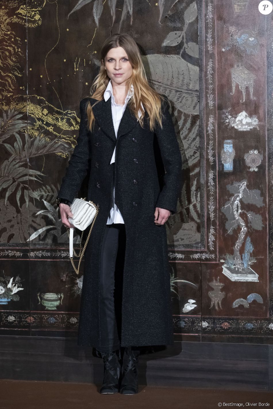 https://static1.purepeople.com/articles/2/37/14/62/%40/5359202-clemence-poesy-lors-du-photocall-du-defi-950x0-2.jpg