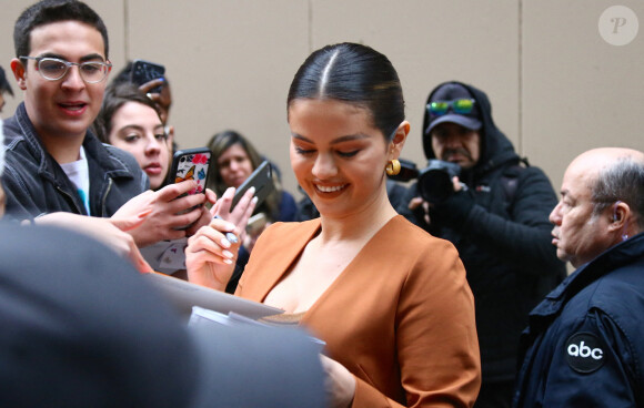 Selena Gomez quitte les studios ABC de New York. Le 13 janvier 2020. @Dylan Travis/ABACAPRESS.COM