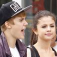 Justin Bieber et Selena Gomez font du shopping dans un centre commercial de Los Angeles. Le 16 septembre 2011.