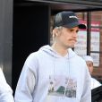 Justin Bieber porte fièrement sa nouvelle moustache à la sortie d'un déjeuner au restaurant Il Pastaio après le tournage du Carpool Karaoke avec James Corden à Beverly Hills, Los Angeles, le 22 janvier 2020.
