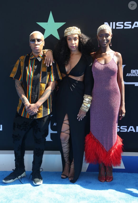 Lena Waithe, Jodie Turner-Smith, Melina Matsoukas au photocall de la 7ème cérémonie des "BET Awards" au Staples Center à Los Angeles, le 23 juin 2019.