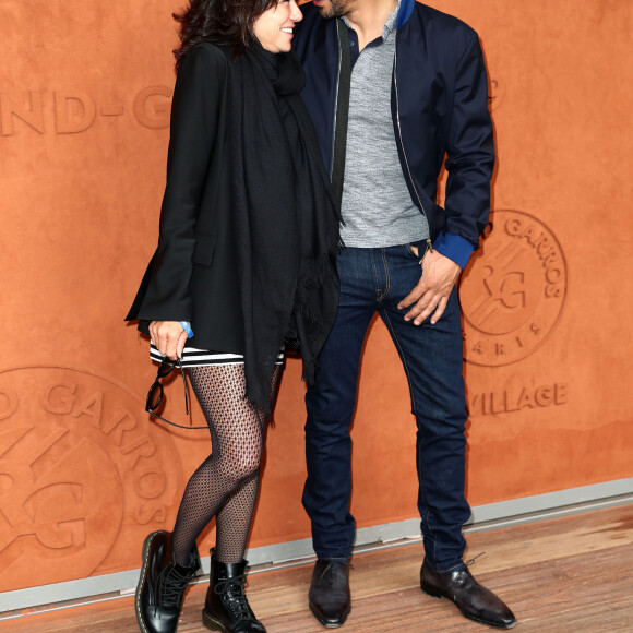 Tomer Sisley et sa femme Sandra - People au village pour la finale hommes lors des internationaux de France de tennis de Roland Garros 2019 à Paris le 9 juin 2019. © Jacovides - Moreau / Bestimage