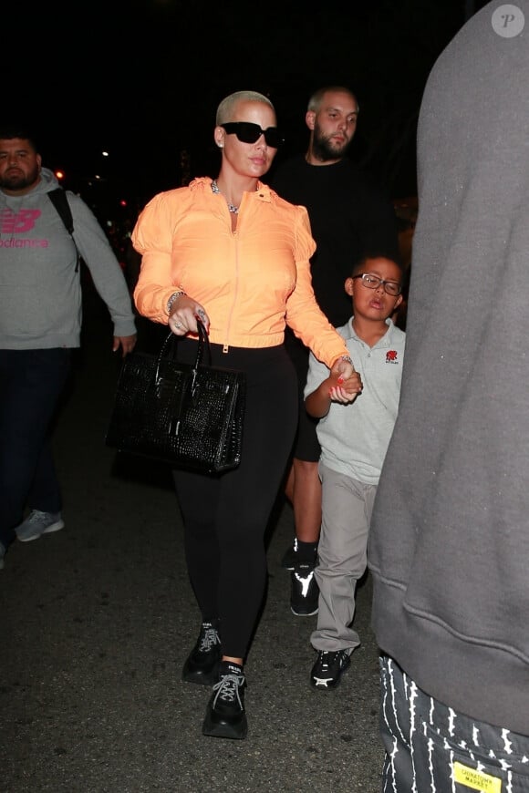 Exclusif - Amber Rose avec son compagnon Alexander Edwards et son fils Sebastian sont de sortie à Los Angeles, le 15 janvier 2020.