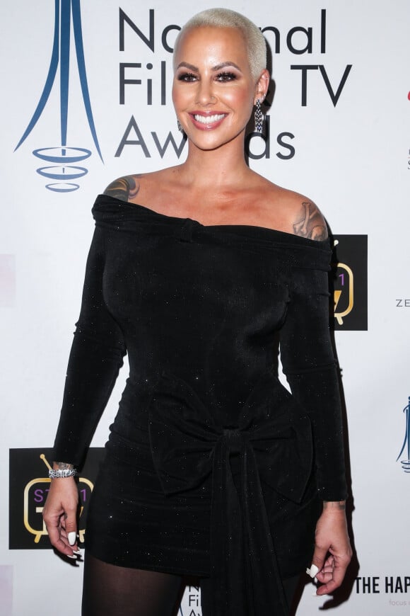Amber Rose lors du photocall de la soirée National Film And Television Awards au Globe Theater à Los Angeles le 5 décembre 2018.