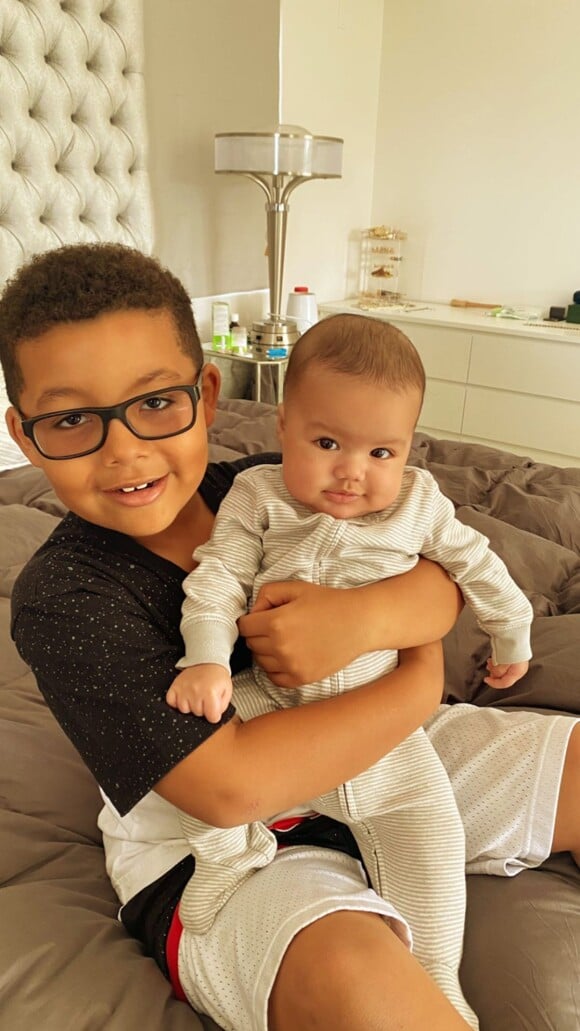 Amber Rose dévoile de nouvelles photos de son fils, Slash Alectric Alexander Edwards, le 29 janvier 2020 sur Instagram.