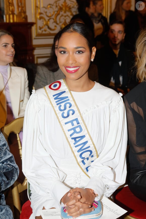 Clémence Botino, Miss France 2020 - People au défilé de mode Haute-Couture printemps-été 2020 "La Métamorphose" à Paris. Le 21 janvier 2020 © Veeren Ramsamy-Christophe Clovis / Bestimage