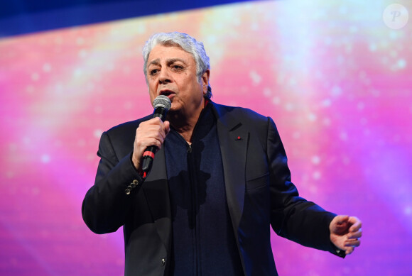 Exclusif - Enrico Macias - Grande Soirée de la Solidarité Tsédaka 2019 au Palais des Congrès à Paris. Cette campagne caritative annuelle soutient 180 programmes de solidarité en France, à travers 90 associations sociales, parmi lesquelles des maisons d'enfants, des épiceries sociales, des structures d'accueil de jeunes handicapés, des centres de jour pour personnes atteintes de maladies neurodégénératives... Le 16 décembre 2019 © Coadic Guirec / Bestimage