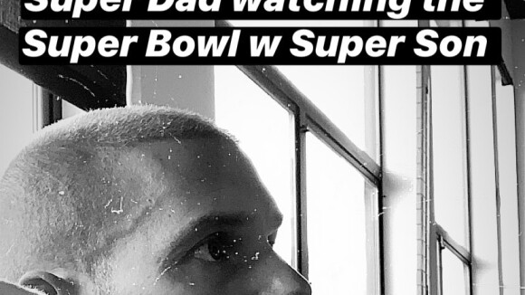 M. Pokora, papa poule : Gros câlin avec son fils Isaiah devant le Super Bowl