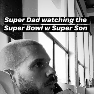 M. Pokora et son fils Isaiah devant le Super Bowl, le 2 février 2020.