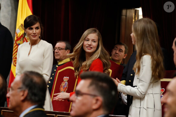 Le roi Felipe VI d'Espagne, accompagné de sa femme la reine Letizia et de leurs filles la princesse Leonor des Asturies et l'infante Sofia, présidait à la cérémonie d'ouverture de la XIVe législature au Parlement espagnol, le 3 février 2020 à Madrid.