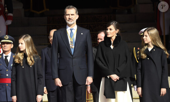 Le roi Felipe VI d'Espagne, accompagné de sa femme la reine Letizia et de leurs filles la princesse Leonor des Asturies et l'infante Sofia, présidait à la cérémonie d'ouverture de la XIVe législature au Parlement espagnol, le 3 février 2020 à Madrid.