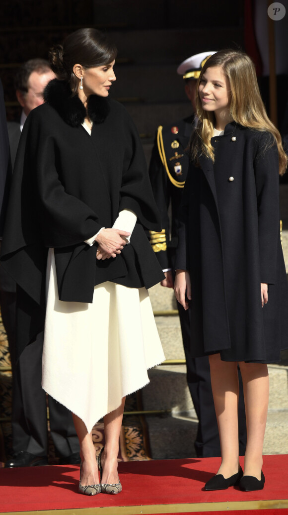 Le roi Felipe VI d'Espagne, accompagné de sa femme la reine Letizia et de leurs filles la princesse Leonor des Asturies et l'infante Sofia, présidait à la cérémonie d'ouverture de la XIVe législature au Parlement espagnol, le 3 février 2020 à Madrid.