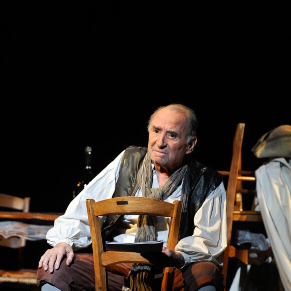 Claude Brasseur lors du filage de la pièce "l'Indigent Philosophe ou La Philosophie de la joie" au théâtre de l'Atelier à Paris, France, le 28 février 2017. © Coadic Guirec/bestimage