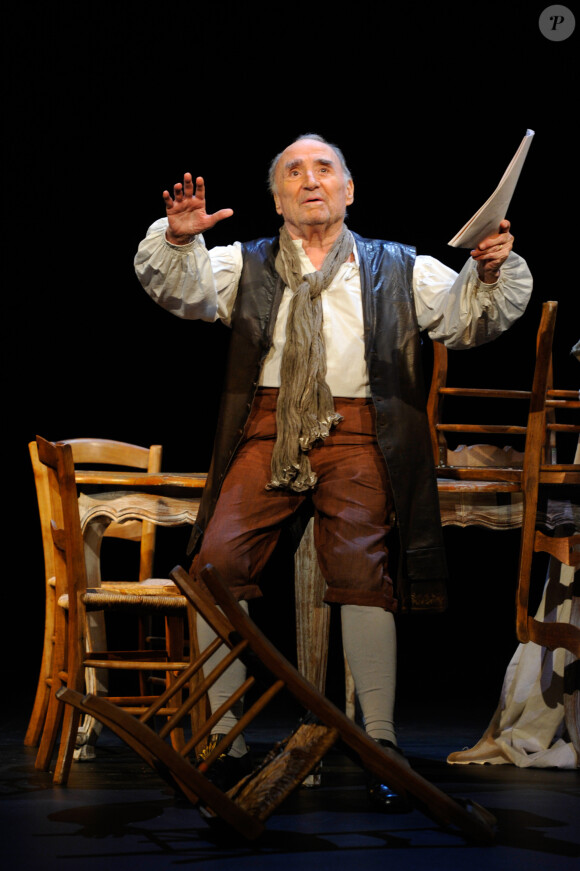 Claude Brasseur lors du filage de la pièce "l'Indigent Philosophe ou La Philosophie de la joie" au théâtre de l'Atelier à Paris, France, le 28 février 2017. © Coadic Guirec/bestimage