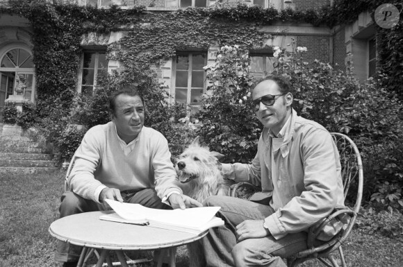 Archives -En France, rendez-vous avec Claude Brasseur et l'écrivain Christopher Frank. Le 17 juillet 1981 © Bernard Leguay via Bestimage