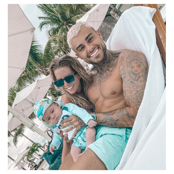 Jessica Thivenin avec son mari Thibault Garcia et leur fils Maylone en vacances à l'île Maurice - Instagram, 1er février 2020