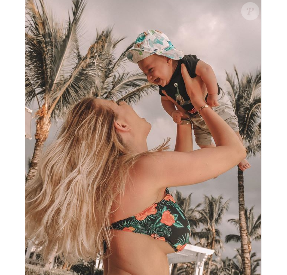 Jessica Thivenin avec son mari Thibault Garcia et leur fils Maylone en vacances à l'île Maurice - Instagram, 30 janvier 2020