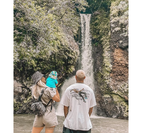 Jessica Thivenin avec son mari Thibault Garcia et leur fils Maylone en vacances à l'île Maurice - Instagram, 29 janvier 2020