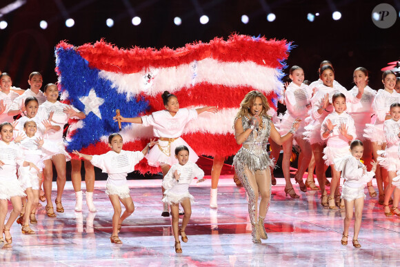 Jennifer Lopez et sa fille Emme en concert à la mi-temps du Super Bowl LIV (Pepsi Super Bowl LIV Halftime Show) au Hard Rock Stadium. Miami, le 2 février 2019.