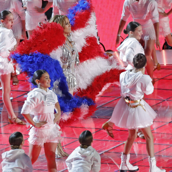 Jennifer Lopez et sa fille Emme en concert à la mi-temps du Super Bowl LIV (Pepsi Super Bowl LIV Halftime Show) au Hard Rock Stadium. Miami, le 2 février 2019.