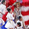 Jennifer Lopez et sa fille Emme en concert à la mi-temps du Super Bowl LIV (Pepsi Super Bowl LIV Halftime Show) au Hard Rock Stadium. Miami, le 2 février 2019.