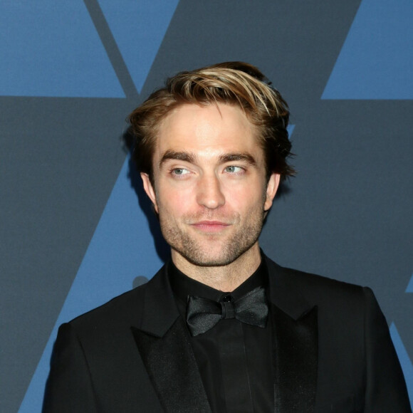 Robert Pattinson au photocall de la 11ème édition des "Annual Governors Awards" au Hollywood & Highland Center à Los Angeles, le 27 octobre 2019.