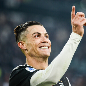 Cristiano Ronaldo lors du match du championnat d'Italie de football Serie A, opposant la Juventus de Turin au Cagliari Calcio Calcio au stade Allianz à Turin, Italie, le 6 janvier 2020.